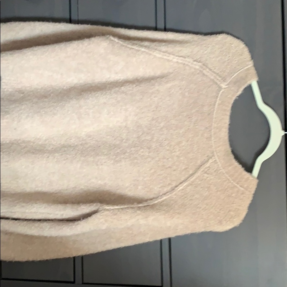 American eagle sweater. Never worn